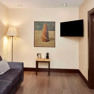 https://nh-barcelona-eixample.topbarcelonahotels.com