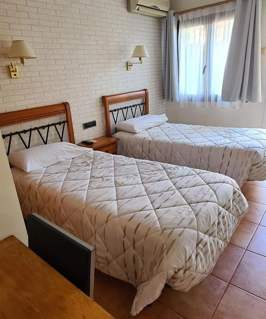 Guest house Hostal Mont-Rock Montagut