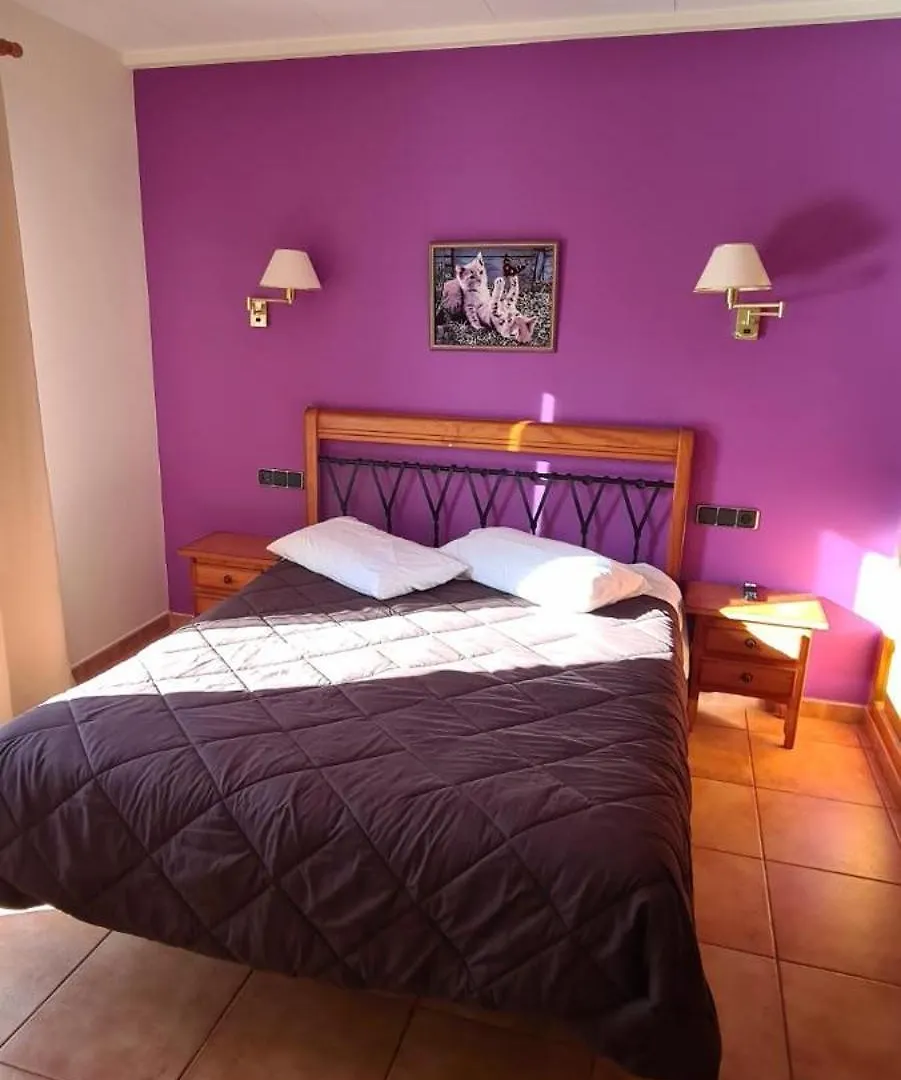 Guest house Hostal Mont-Rock Montagut