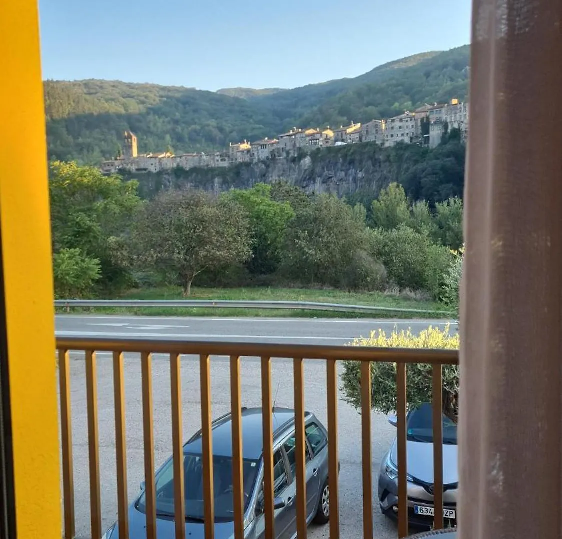 Hostal Mont-Rock Montagut Guest house