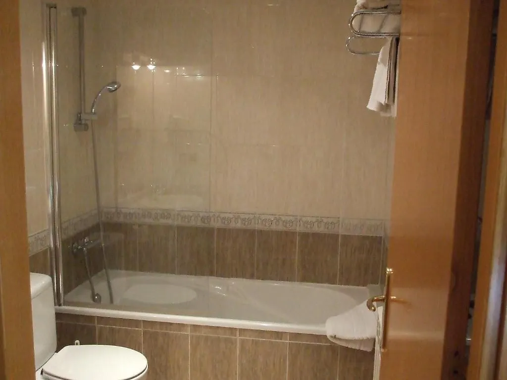 Guest house Hostal Mont-Rock Montagut Spain